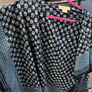 Michael kors poncho  Blue and White Floral Blouse 2x